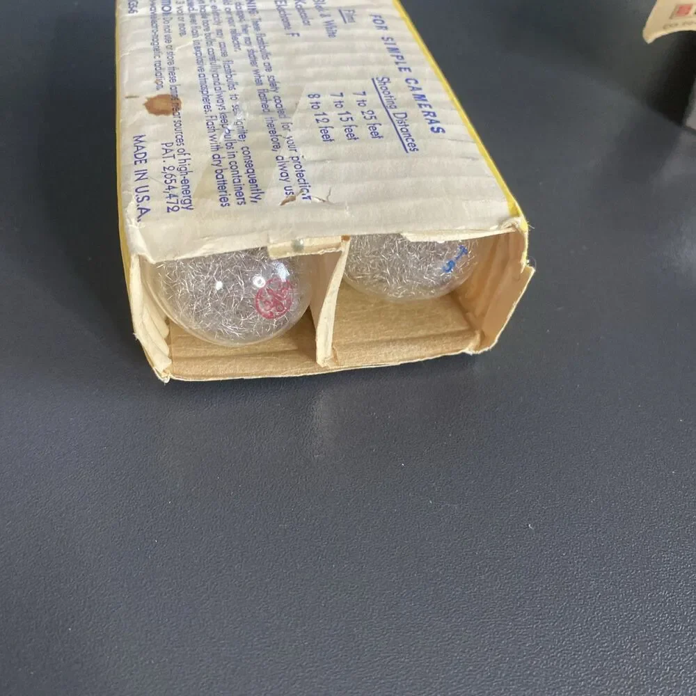 Vintage Photography Flash Bulbs Flash Cubes Lot GE M2 GE #5 Focal Collectibles